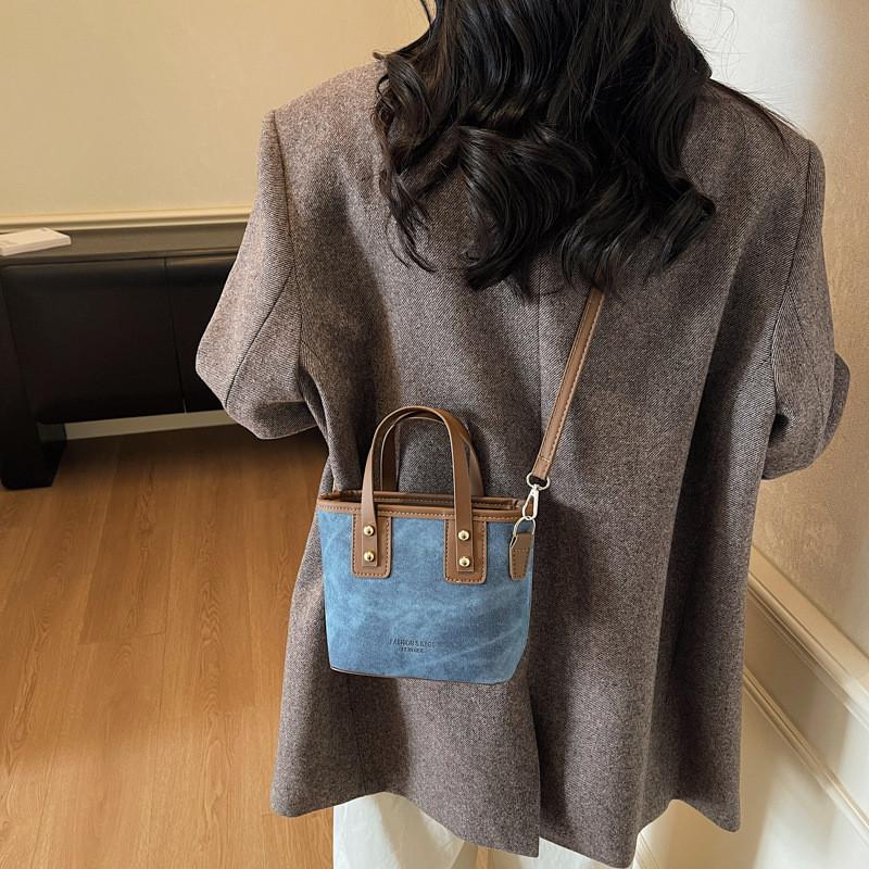 Kleine Umhängetasche aus PU-Leder für Damen, ideal für den Alltag