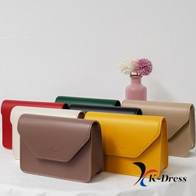 Matná čtvercová crossbody kabelka (7 barev)