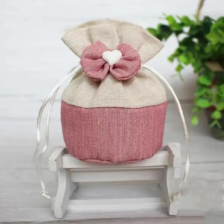 10 Stück Neue Baumwoll-Kordelzug-Geschenktasche, Kordelzug-Süßigkeitstasche mit rundem Boden, Handgefertigte Canvas-Süßigkeitstasche mit Schmetterlingsknoten und Herzform