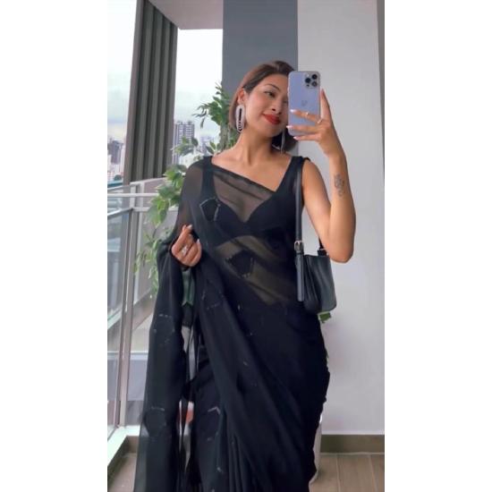 

Новое и привлекательное сари для модных женщин, чтобы выглядеть красиво в любой роли