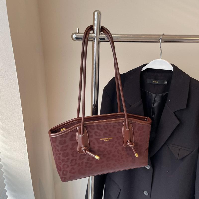 High-Value Women's Fashion Tote: Versatile Leopard Print Large-Capacity Shoulder Bag for Outdoor and Commute