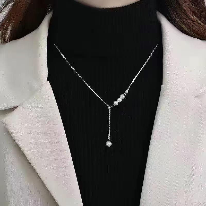 Geometric Triangle Sweater Necklace: Luxury, Versatile, and Simple for Autumn/Winter Fashion