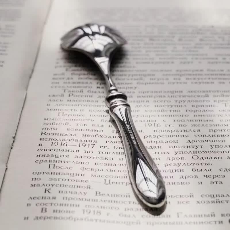 ZISIZ Light Luxury Vintage Forged Lotus Soup Spoon
