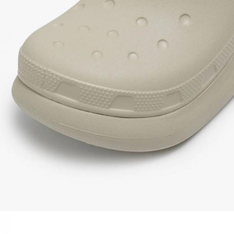 Crocs Crush Boots Bone 207946 2y2