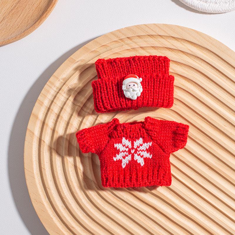 Labubu Christmas Sweater & Accessories Set for All Generations Keychain