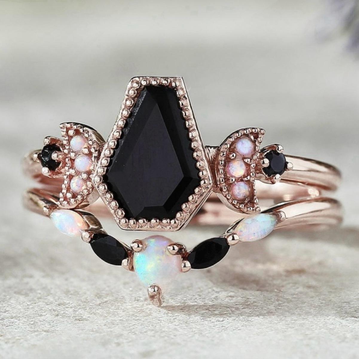 

Luxury European and American Opal Jewelry, New Rose Gold Engagement Ring, Retro Court Style Ring No. 10