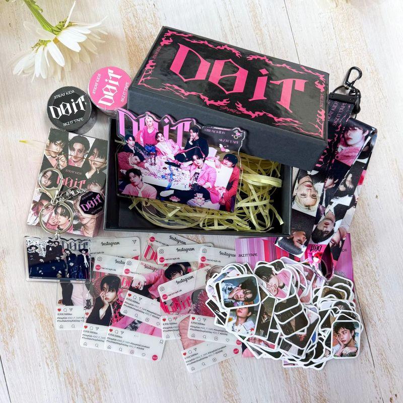 Skzoo New Best- Stray Kids Gift Box Skz Do It Felix Peripheral Set Keychain Small Card Lanyard Sticker Set Holiday Gift.