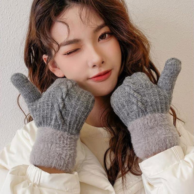 Winter Women's Warm and Cute Cycling Yarn Knitted Cycling Gloves for Students with Full Fingers and Thick Velvet Wrapped Cotton Gloves