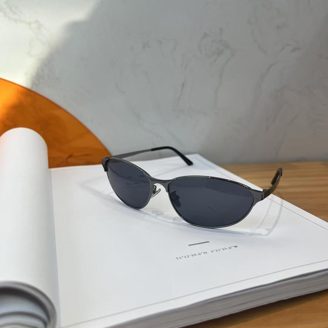 

Stylish Y2K Fashion Men s Sun Eyeglasses Durable Outdoor Activity Wind Proof Sunglasses for Female Women Sun Glass