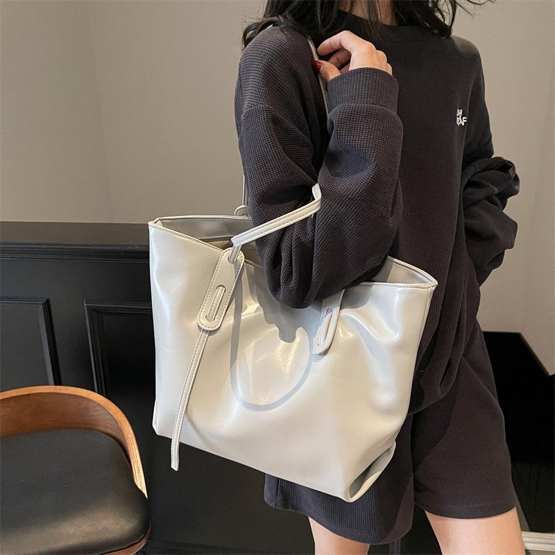 Large capacity bag women's tote bag 2025 new high-end soft leather shoulder large bag popular work commuter bag