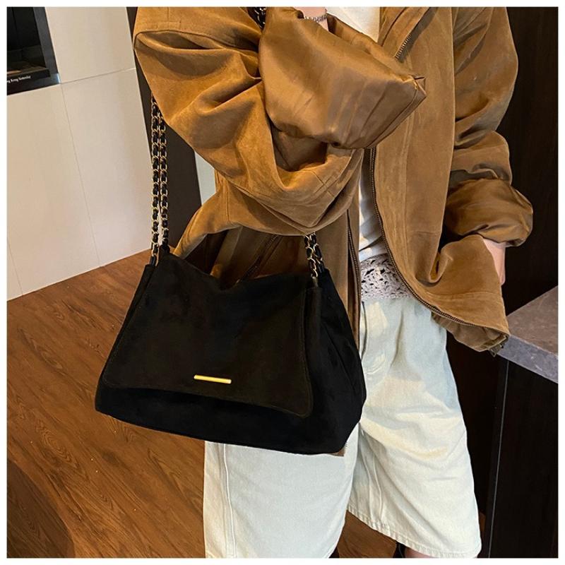1Pc Women's Fashion Niche Messenger Bag 2025 Autumn and Winter New Chain Underarm Bag Suede Foreign Style Versatile Single Shoulder Messenger