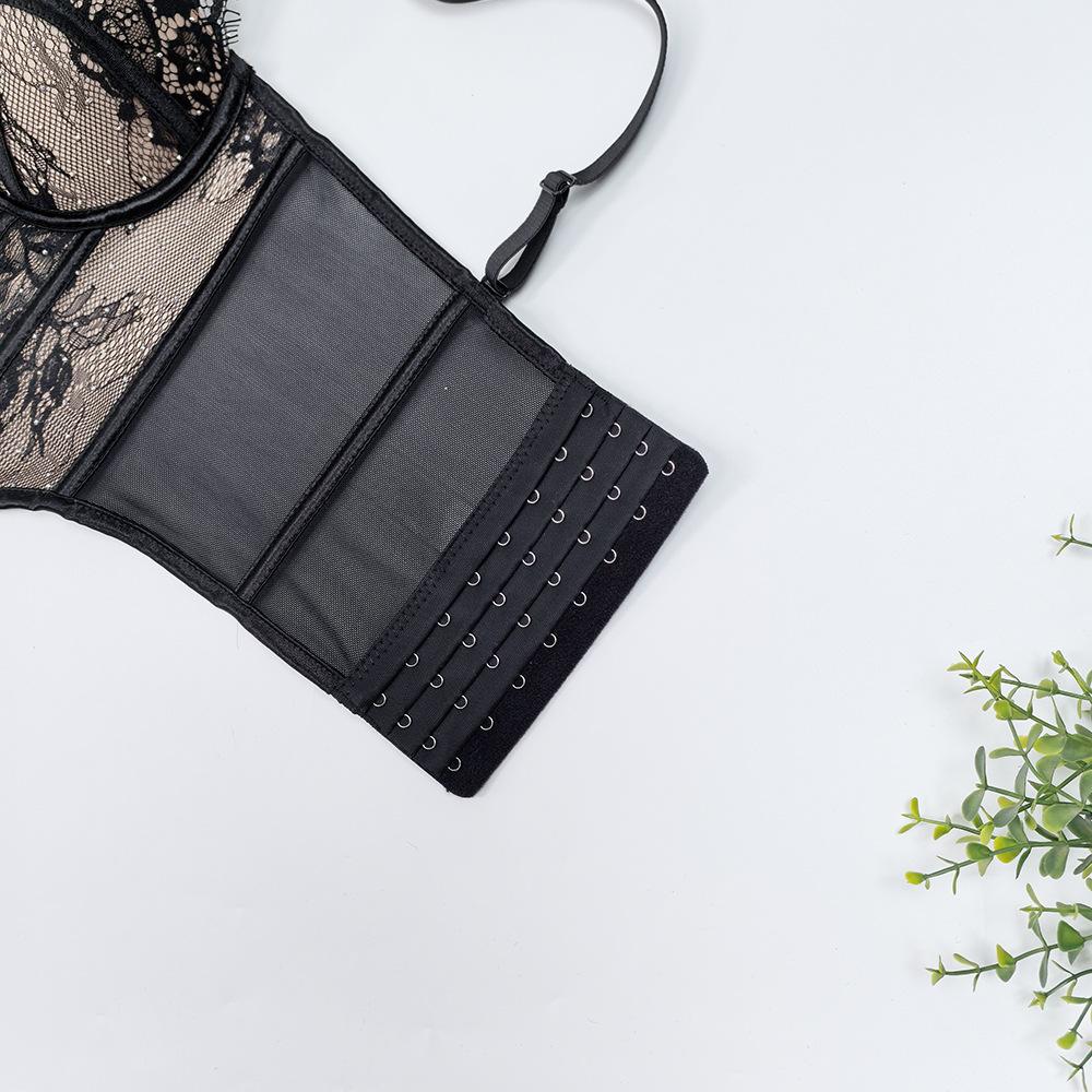Corsés, ropa de mujer moderna y elegante