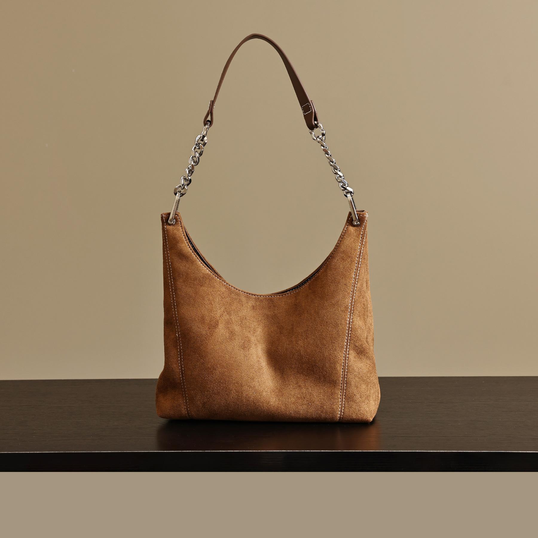 

Elegant large-capacity commuter shoulder bag for women, 2025 autumn and winter new niche retro crossbody tote bag 28*9*18CM