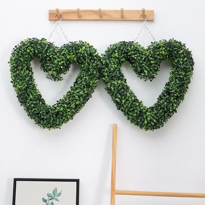 Umělý věnec na srdce Falešná zelená rostlina Dekorace na stěnu Dveře Okno Vnitřní Venkovní Použití Nevyžaduje péči Realistická závěsná zeleň