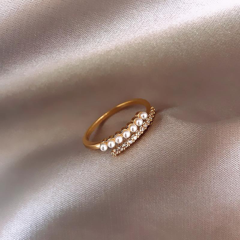[Copper Products] Diamond-Encrusted Zircon Niche Design Opening Simple Ring Ring Woman
