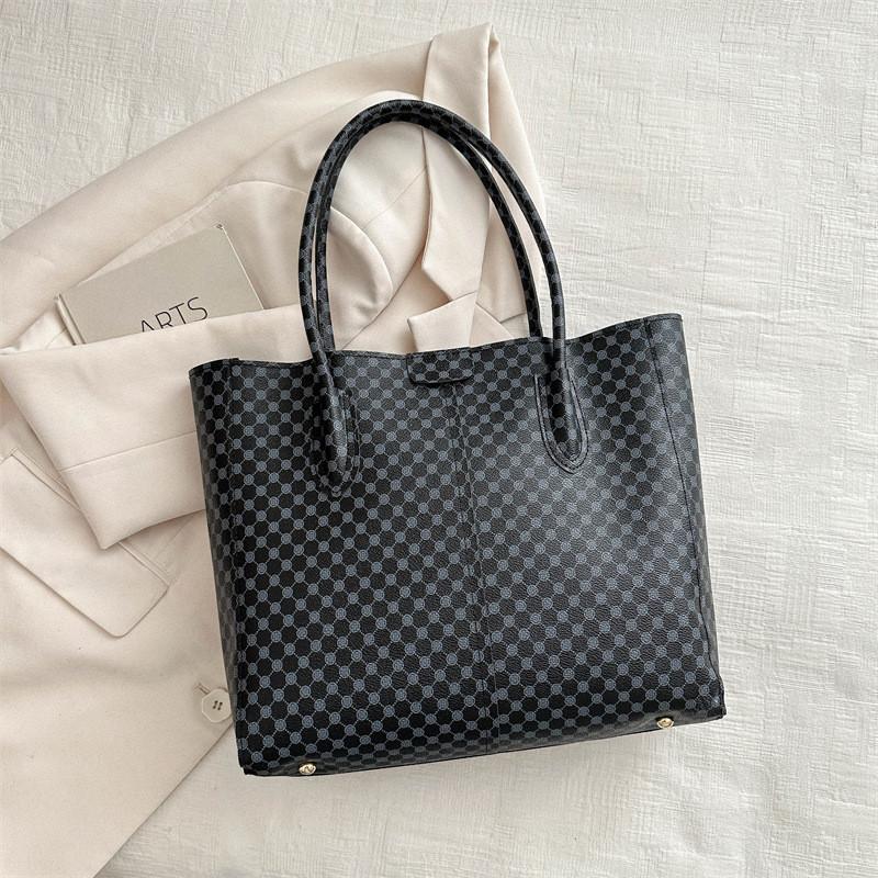

Stylish Spring Casual Tote Bag For Women In Black Green Brown White Pink Colors With Unique European And American Design чёрный