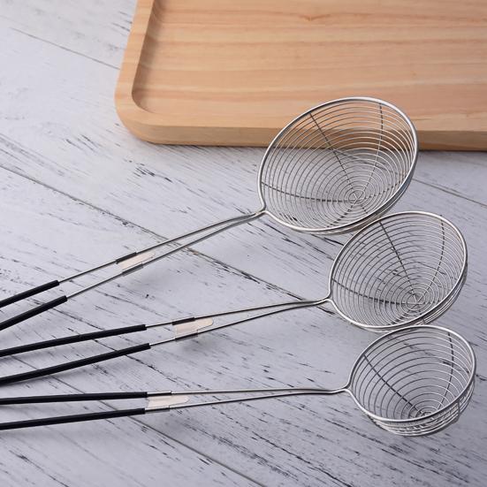 Łyżka cedzakowa Długi uchwyt odporny na oparzenia Odporny na ciepło Można myć w zmywarce Łatwy do czyszczenia Filtrujący Stal nierdzewna Skimmer do pikantnych smażonych klusek