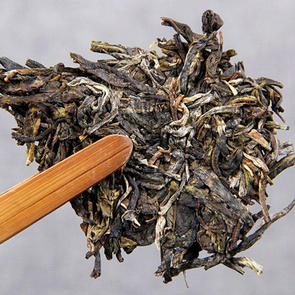 Top Yiwu Ősi Fa Tiszta Nyers Puer Tea Sheng Puerh Tea Yunnan Kincsei 357g