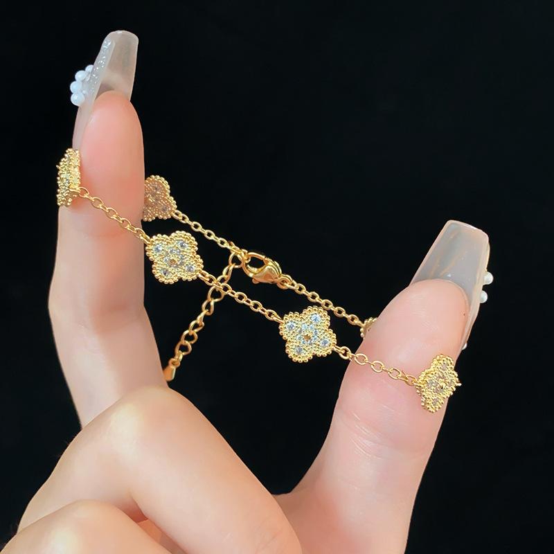 Zircon Mother-of-pearl Four-leaf Clover Bracelet, Simple and Versatile Bracelet, Light Luxury High-end Jewelry for Women