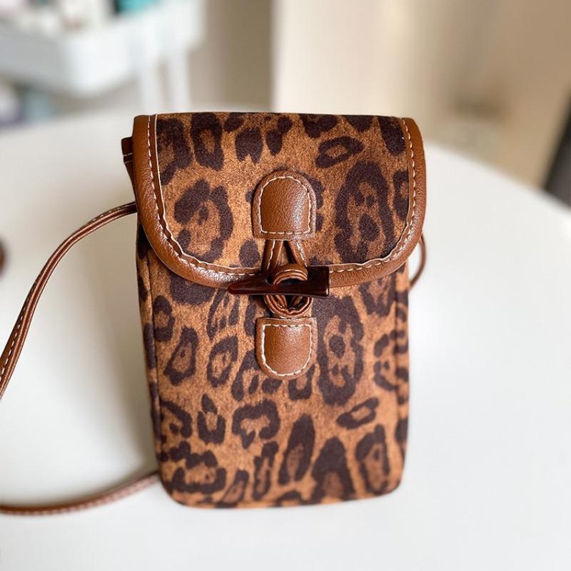 

Leopard print mini small bag women s bag new trendy versatile niche messenger bag fashionable mobile phone bag темно-коричневого