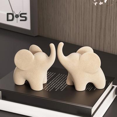 Elefantenstatue, Mini-Elefantenfigur aus Kunstharz, weiß beflockter Elefant, Tischdekoration für Zuhause, Büro, Bücherregal, TV-Ständer