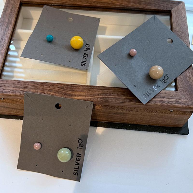 Steel needle candy color ball earrings are fashionable and simple, small and fresh studs, sweet and cute girl versatile earrings.