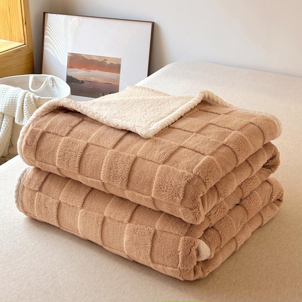 New Thickened Composite Taff Flannel Blanket for Comfortable Nap Double-sided Soft and Portable Not Easily Deformed Lamb Blanket
