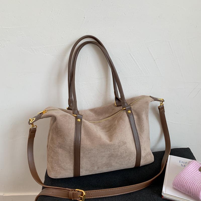 Suede Bag Women's Autumn and Winter 2025 New Niche Design Messenger Bag Popular Matte Retro Portable Tote Bag