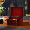 Dekorative Holzkiste für Schmuck und private Besitztümer Elegante Schatztruhe mit kleinem Metallschloss Bürodekoration