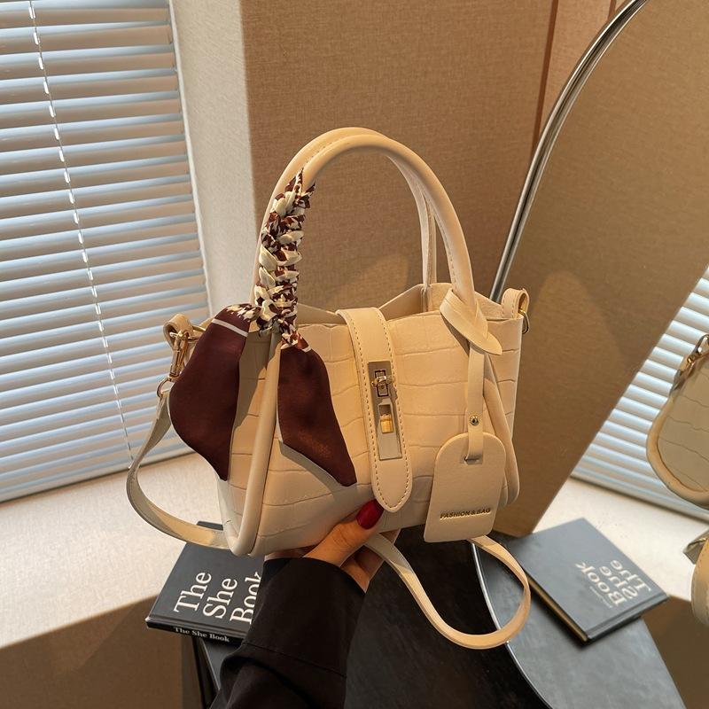 Premium Small Bag, New Women's Bag, Summer Versatile Messenger Bag, Fashionable Portable Bucket Bag