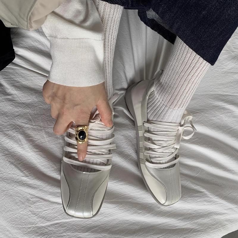 

Корейский нишевый дизайн спортивные балетки женские 2025 весна новые с перекрестными ремешками ретро туфли Мэри Джейн одинарные туфли 35