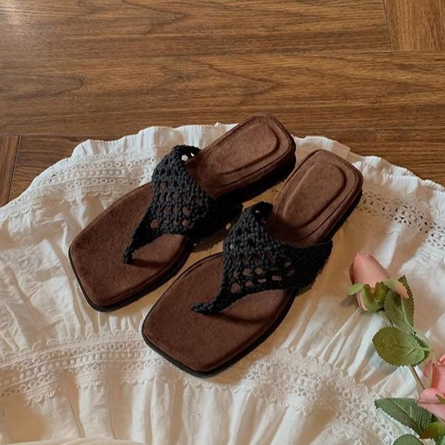 

The same style as the grape mother, the height increases by 4cm~ Bohemian style hollowed-out crocheted toe square head sandals for women s summer wear 35 чёрный