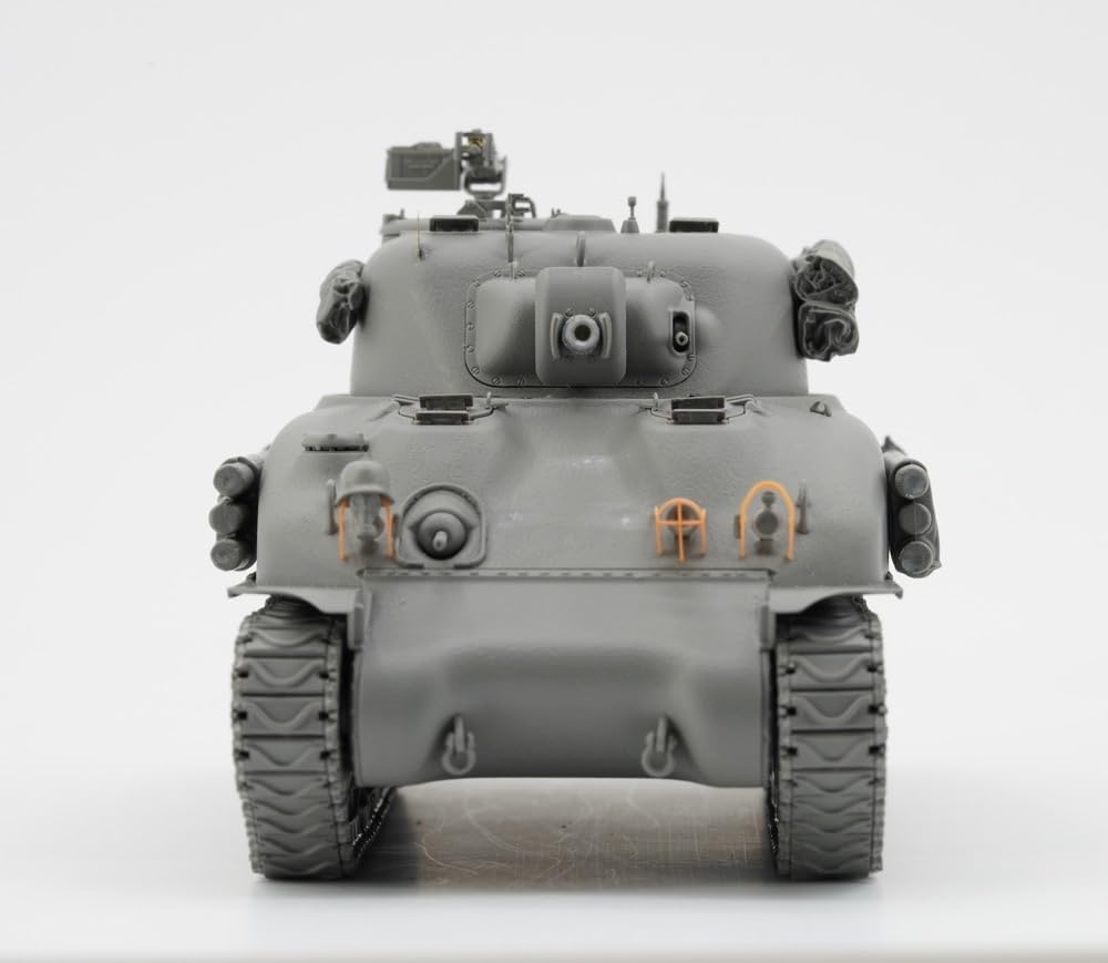 Border Model 1/35 Scale American Medium Tank M4A1 Sherman Mid-Production Plastic Model Kit BT047 (Tank)