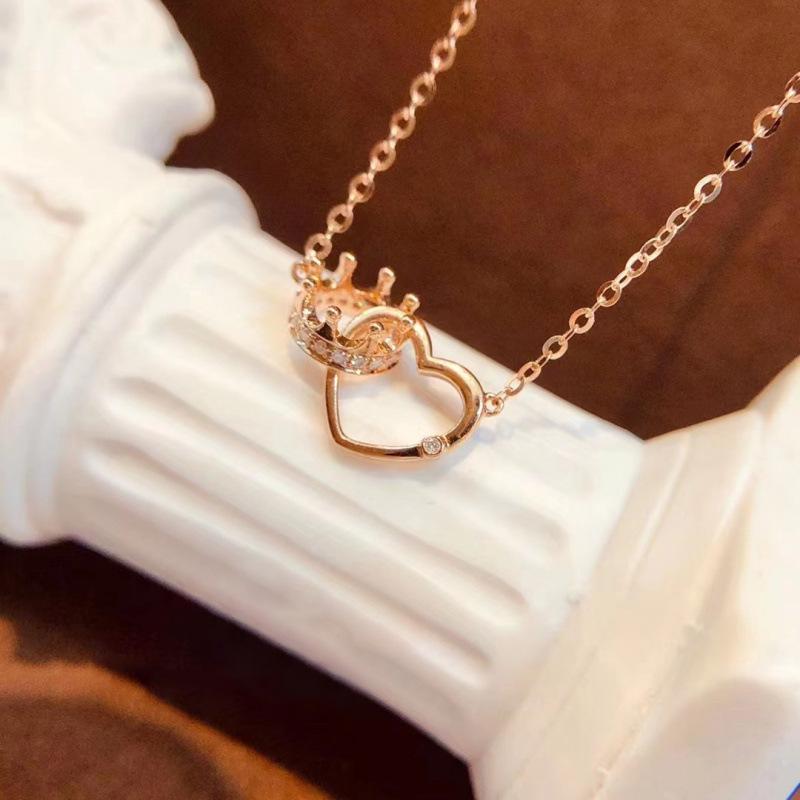 Korean Style Crown Heart Necklace - Light Luxury Niche Collarbone Chain for Women, Best Friend Gift