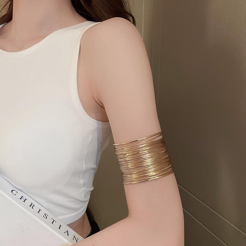 Trendiger grenzüberschreitender europäisch-amerikanischer offener Armreif: Nischen-Design-Armband mit Persönlichkeit und Stil