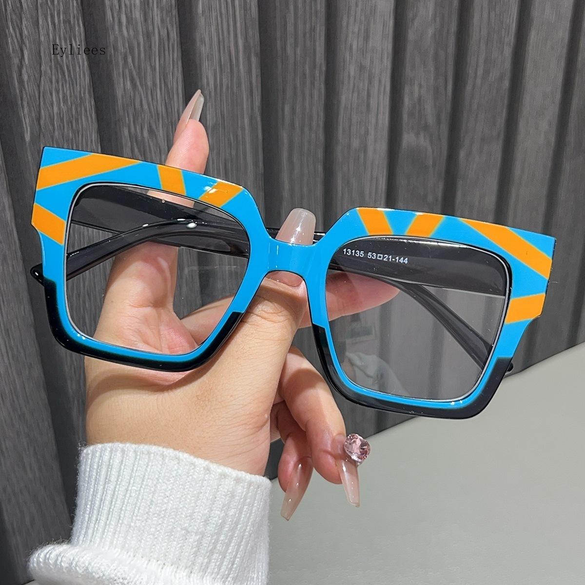 

1Pc Women S Square Frame Tortoiseshell Color Glasses Transparent Lens Simple Classic Style Suitable For Daily Travel Photography