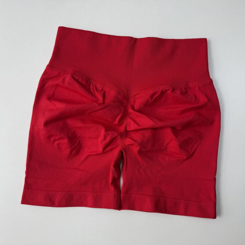 Women's High-Waist Quick-Dry Seamless Yoga Shorts with Peach-Lifting Design