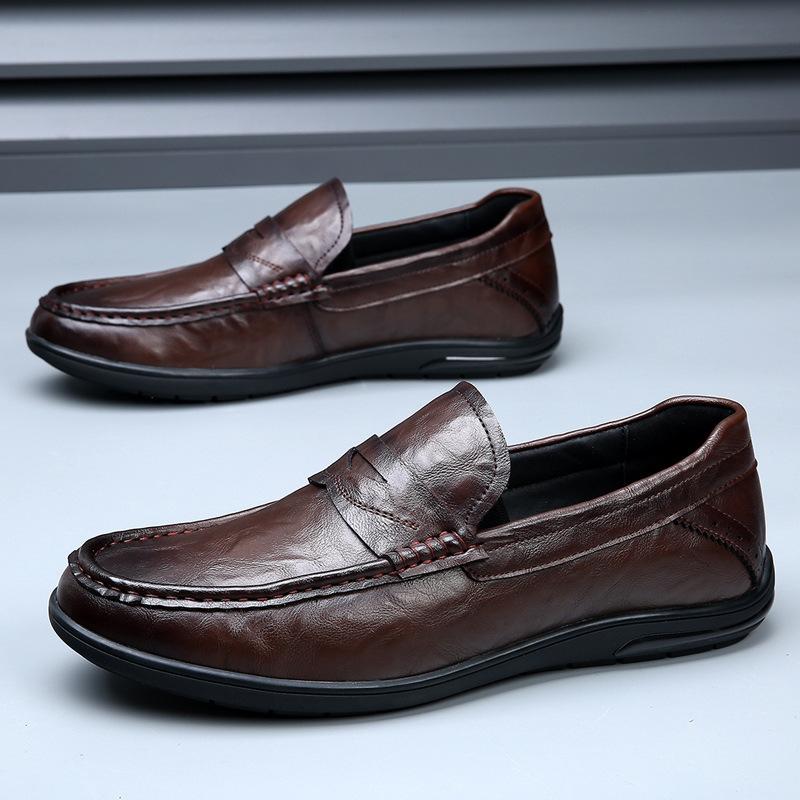 

One-pedal men s shoes spring and summer new soft sole soft surface breathable and comfortable casual leather shoes men s leather Doudou shoes tide 44 темно-коричневого