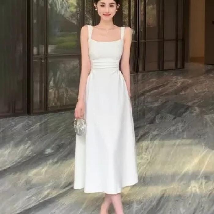 White Suspender Dress Women's Summer 2026 Slim-fitting New French Waist and Thin Temperament Dress