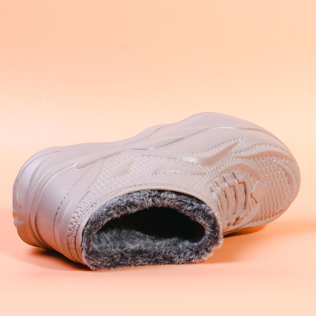 Men's Waterproof Non-Slip Winter Boots with Warm Velvet Lining, Slip-on Design, Cotton Comfort, and Outdoor Protection.