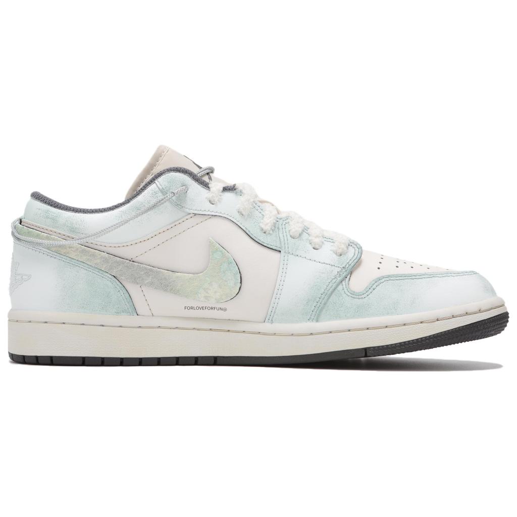 Jordan Air Jordan 1 Abrasion Resistant Abrasion Resistant Low top Vintage Basketball Shoes Women's Azure 553560-044(Team24-S-BOX)