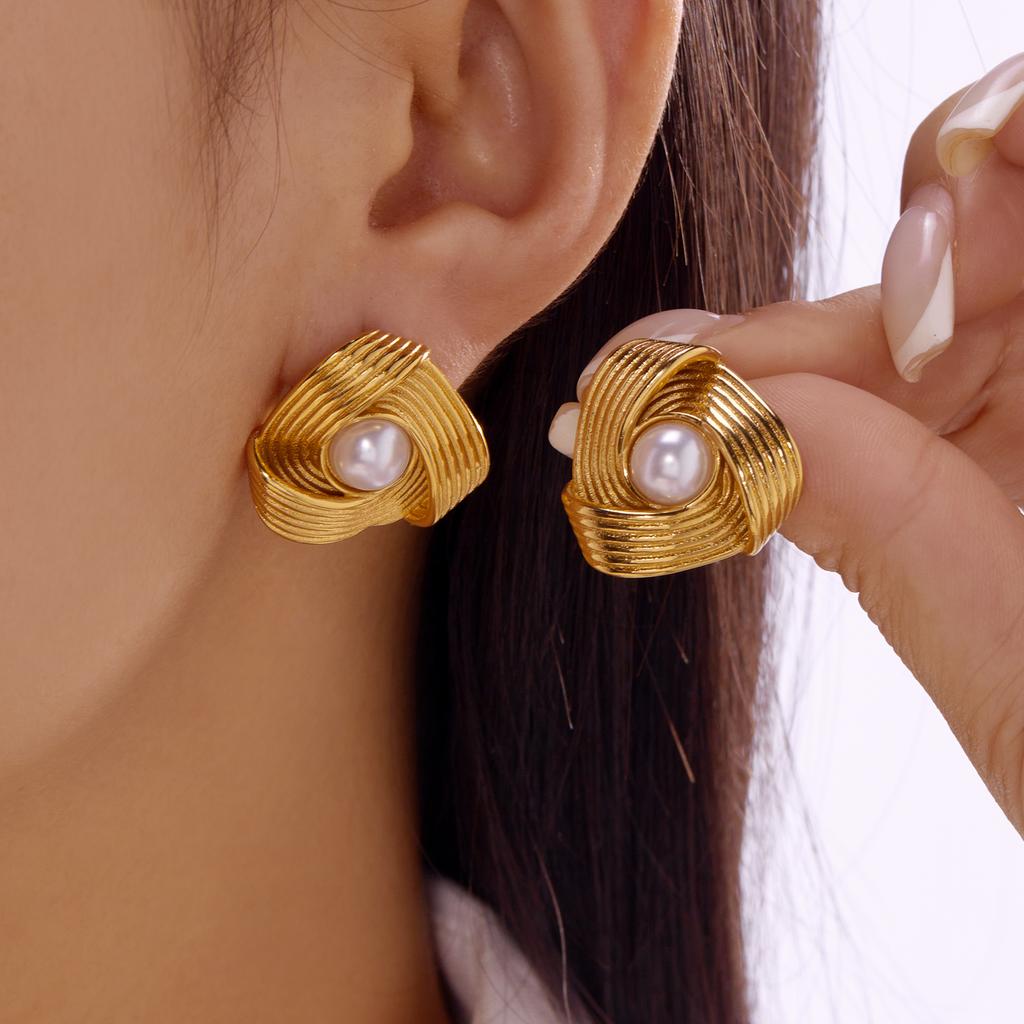 Bohemian Stainless Steel Heart Stud Earrings for Women Romantic Simple Flower Imitation Zircon Ear Zircon Daily Wear Zircon