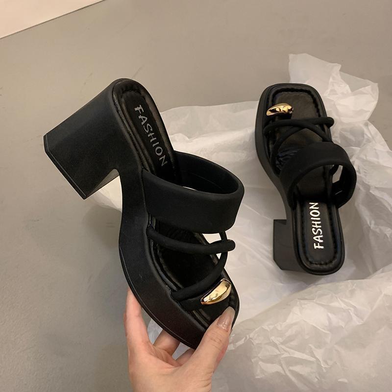 Dicker Boden dicker Absatz wasserdichte Tischdecke Zehenpantoffeln weiblich Sommerkleidung 2025 neuer Feenstil mit Rock hoher Absatz coole Pantoffeln