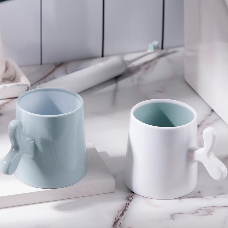 YIXI Creative Grip Mouthwash Cup