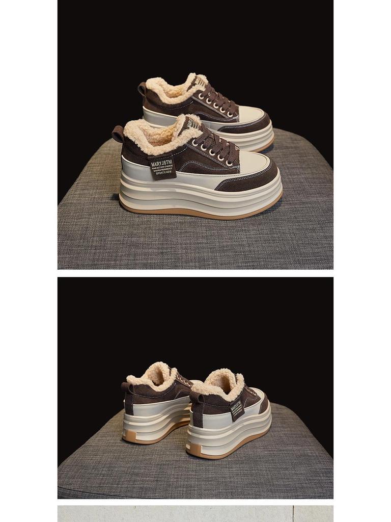 Women's Plush Warm Lamb Wool Height-Increasing Sneakers – Casual Thick-Soled Winter Shoes In White.