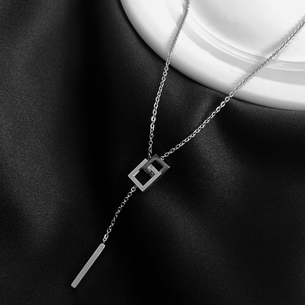 Interlocking light luxury fashion Japanese versatile design sense simple female collarbone chain exquisite high sense versatile niche