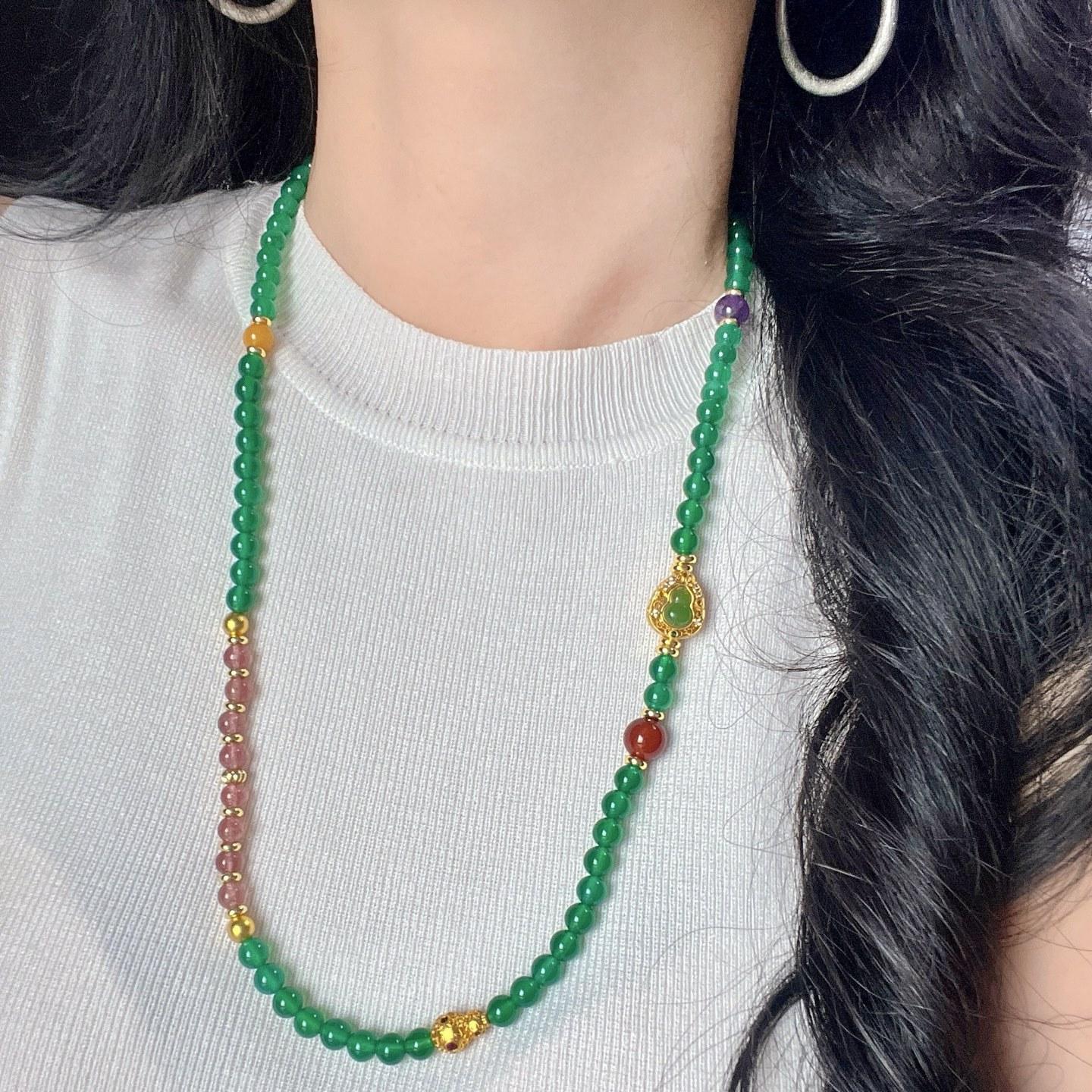 High Quality Natural Chalcedony Beeswax Strawberry Crystal Amethyst Design Necklace Sweater Chain
