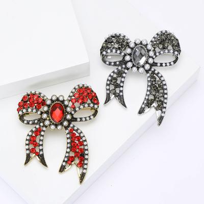 Vintage Court Baroque Alloy Rhinestone Bow Brooch Exquisite Versatile Ladies Clothing Corsage Ornament Pin