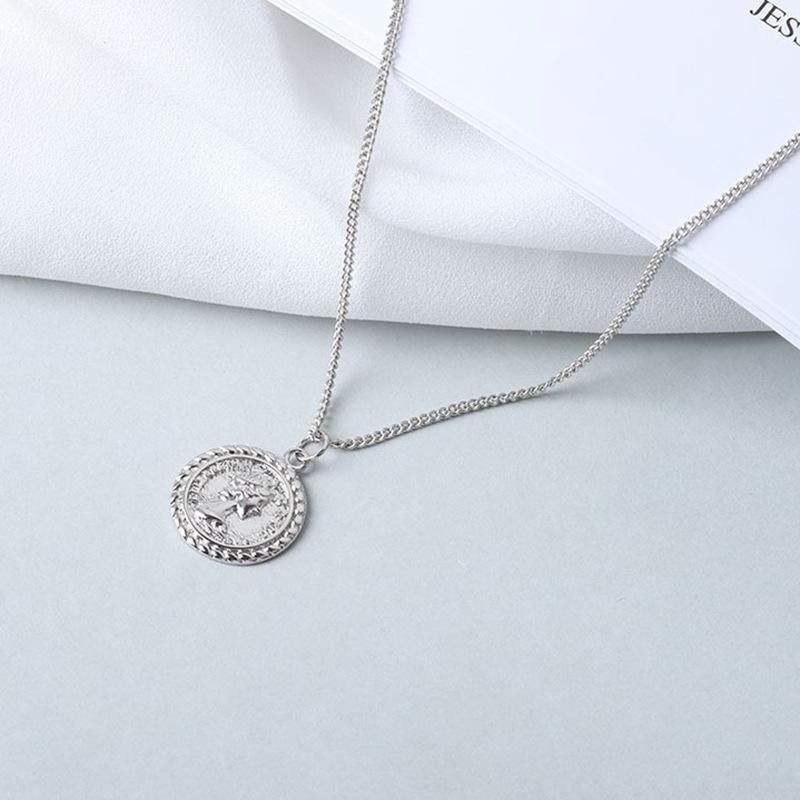 Vintage Geometric Portrait Coin Pendant Necklace Women Fashion Choker Chain Jewelry Elegant Round Medal Collarbone Accessory