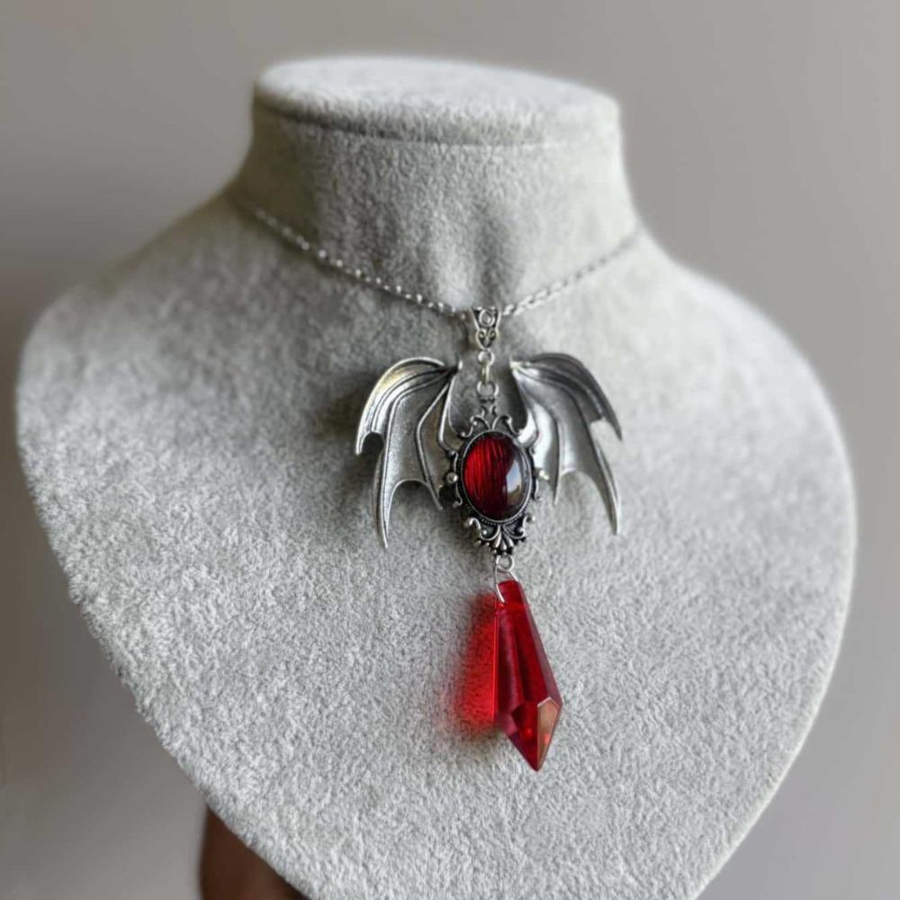 Retro Gothic Sliver Color Bat Wings Baroque Oval Ruby Crystal Conical Tassel Pendant Necklace for Women Halloween Party Jewelry